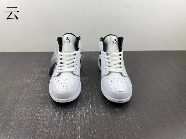 Air Jordan 1 High White Black Basketball Shoes 16