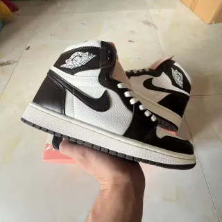 Air Jordan 1 High White Black Basketball Shoes