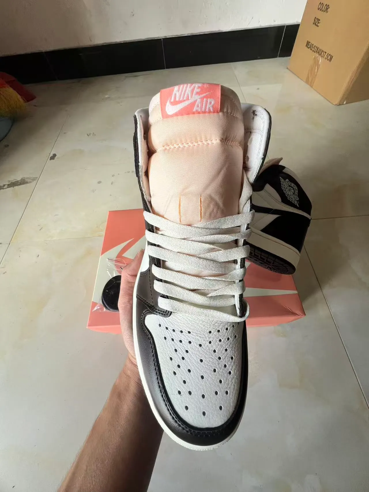 Air Jordan 1 High White Black Basketball Shoes 3