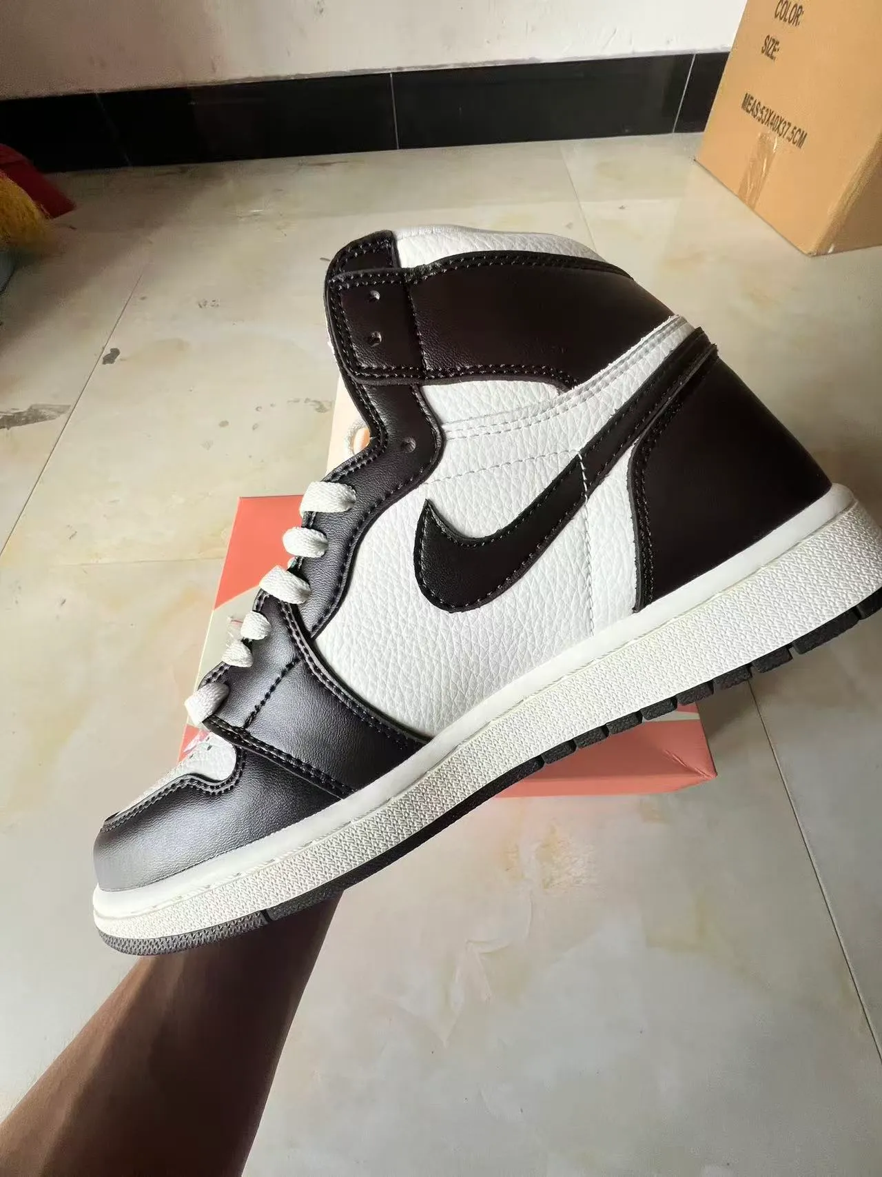Air Jordan 1 High White Black Basketball Shoes 5