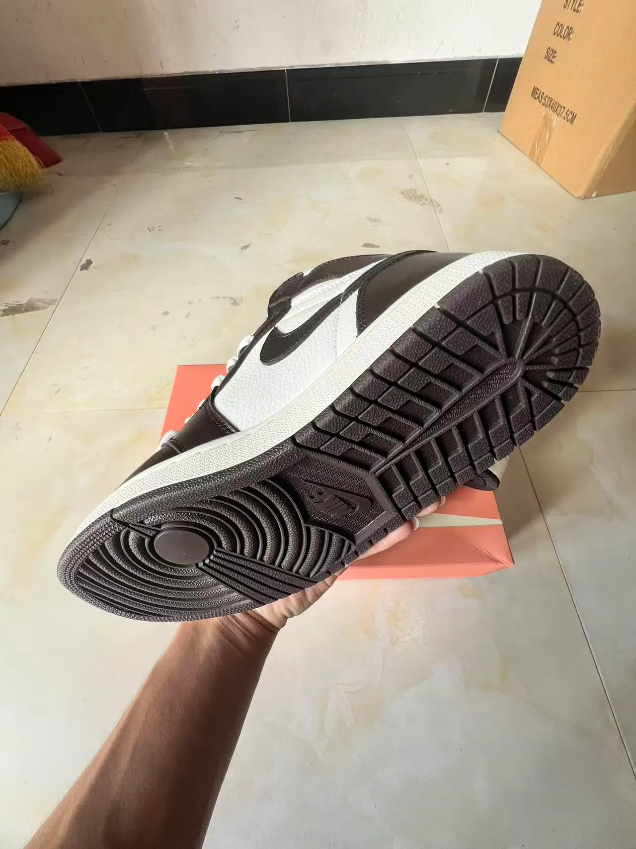 Air Jordan 1 High White Black Basketball Shoes 6