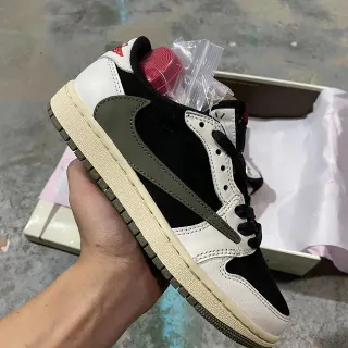 Air Jordan 1 Low Branco Preto Oliva Tênis Lifestyle
