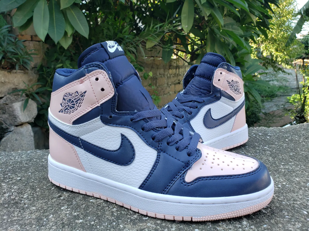 Air Jordan 1 Navy and Pink Leather High-Top Basketball Shoes 3