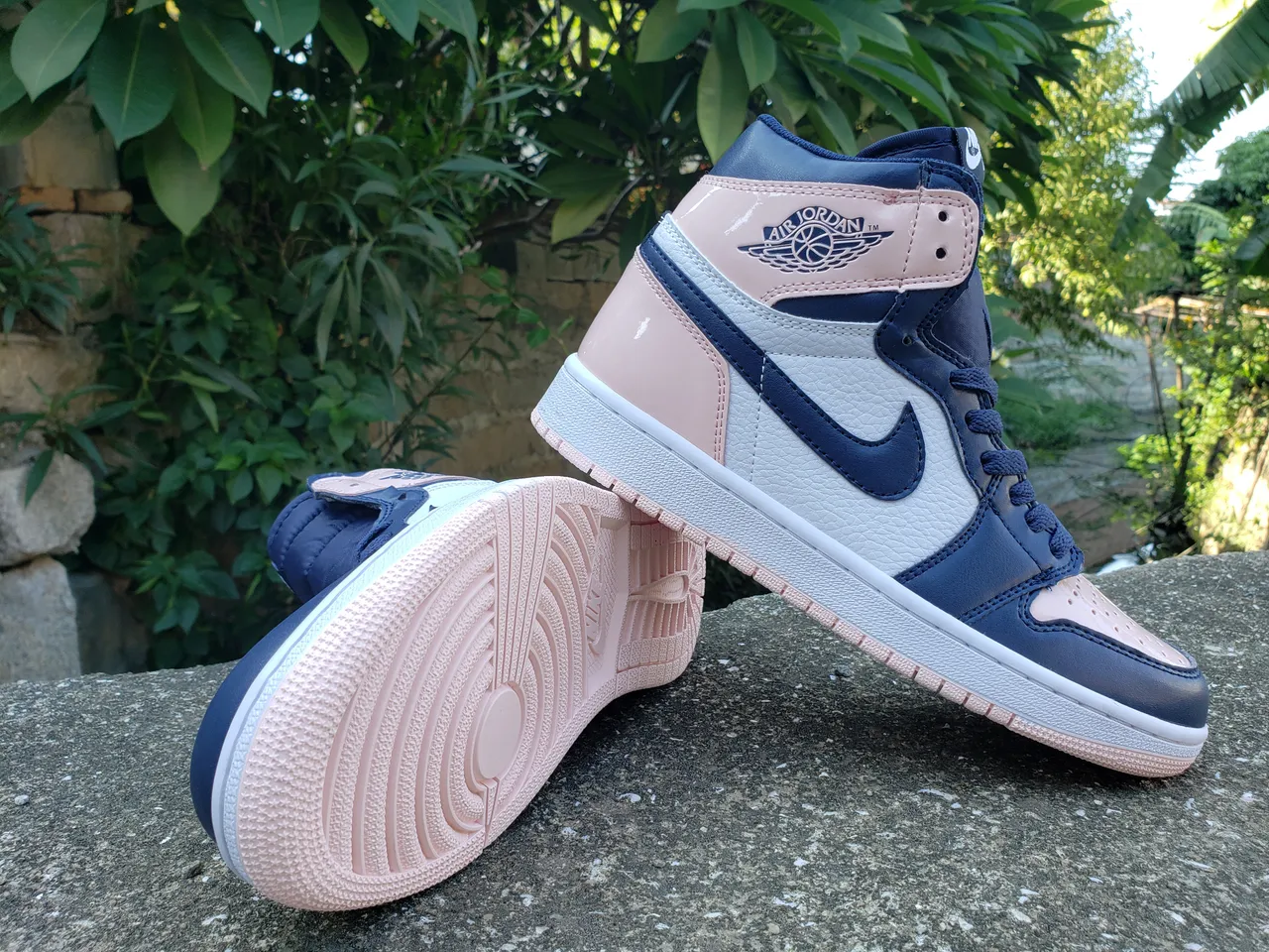 Air Jordan 1 Navy and Pink Leather High-Top Basketball Shoes 4