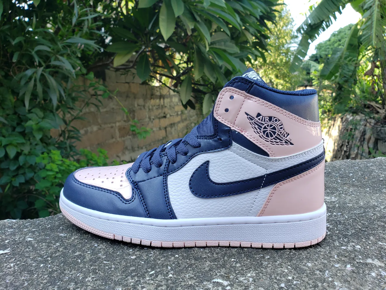 Air Jordan 1 Navy and Pink Leather High-Top Basketball Shoes 6