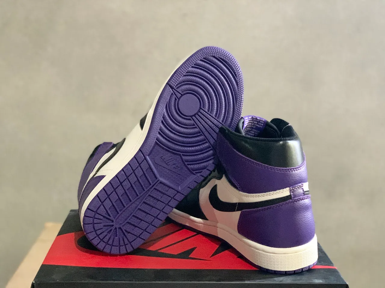 Air Jordan 1 Purple and Black Leather High-Top Basketball Shoes 2