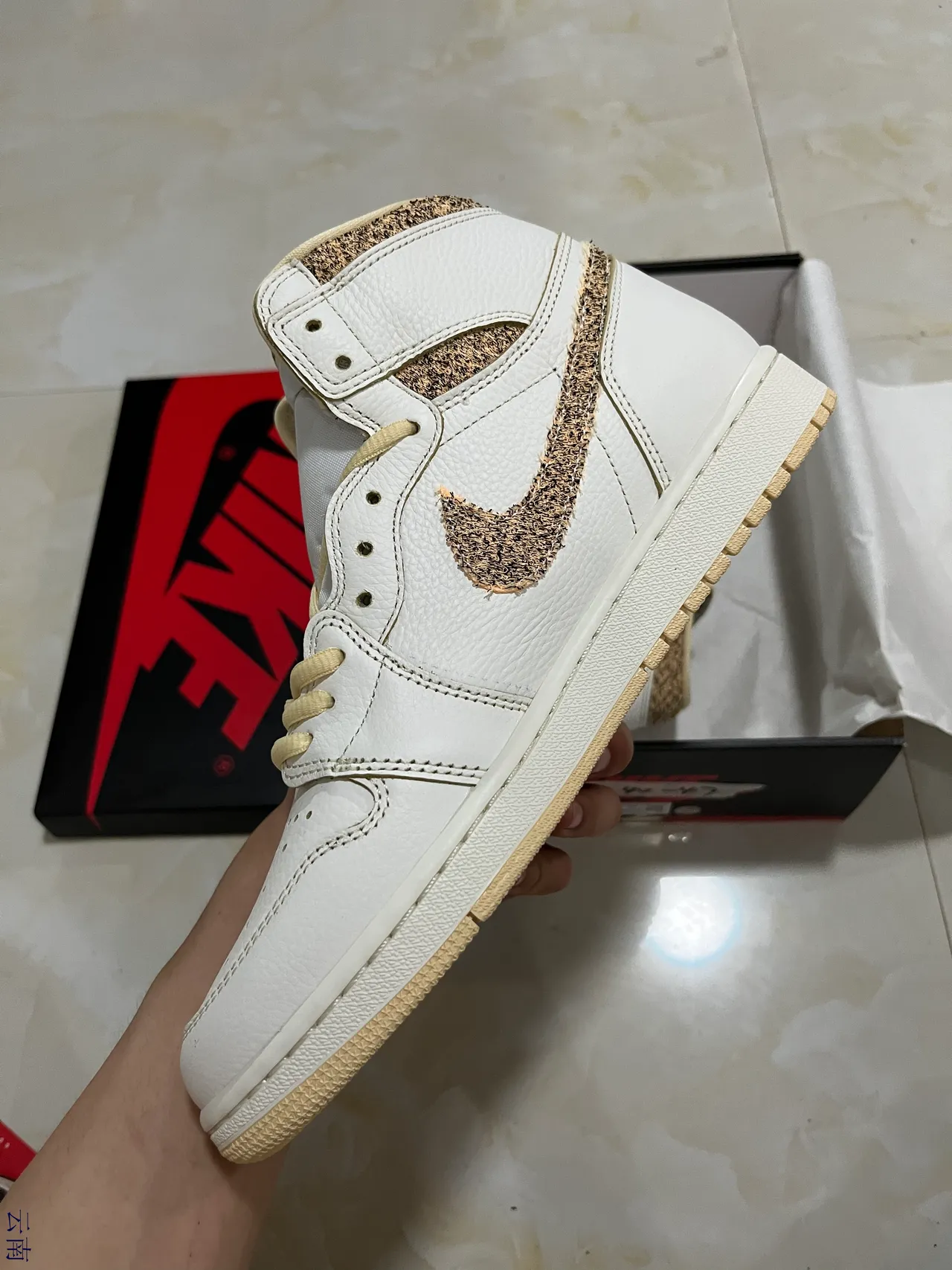 Air Jordan 1 White Gold High-Top Leather Basketball Shoes 4