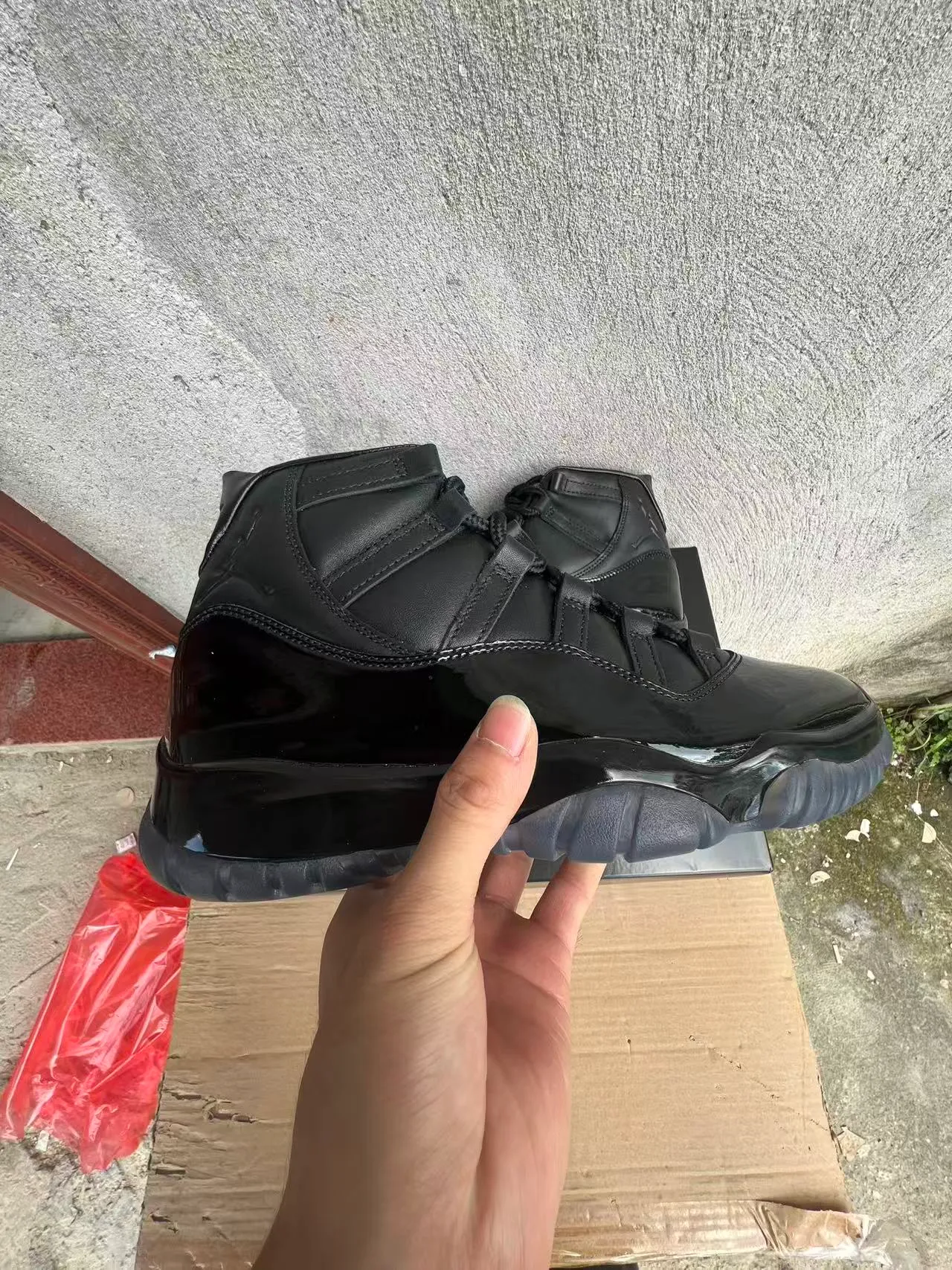 Air Jordan 11 Black Patent Leather Basketball Shoes 7