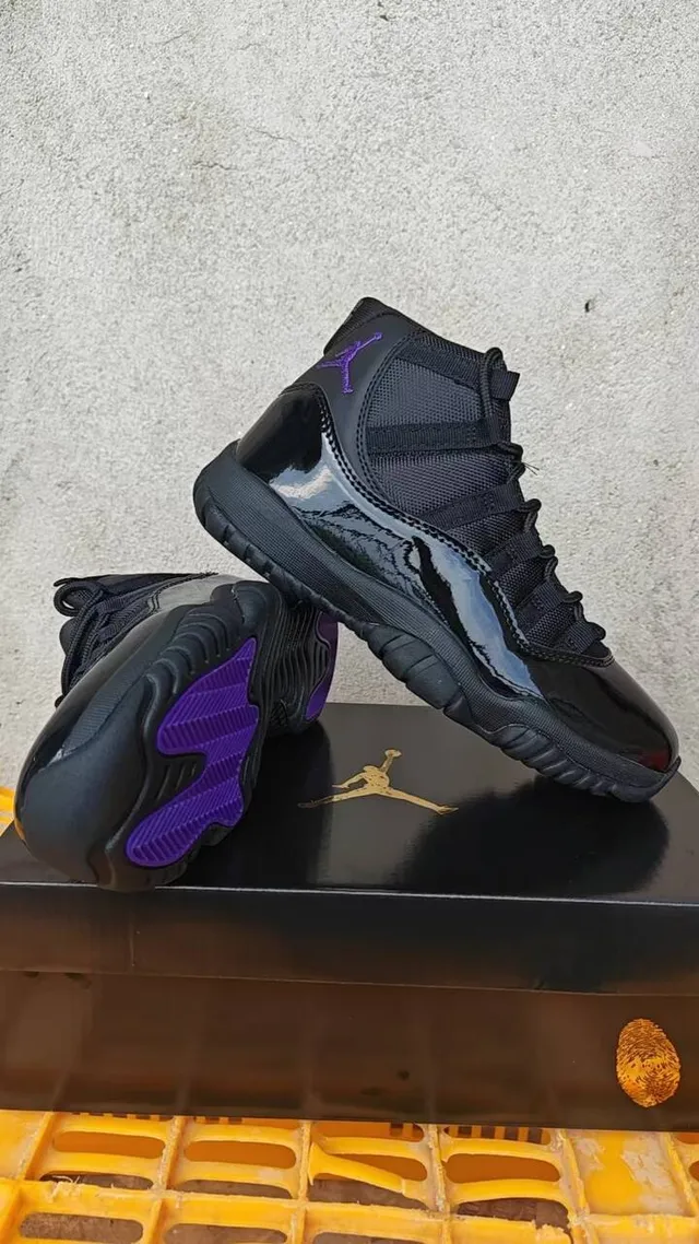 Air Jordan 11 Black Purple Basketball Shoes 2