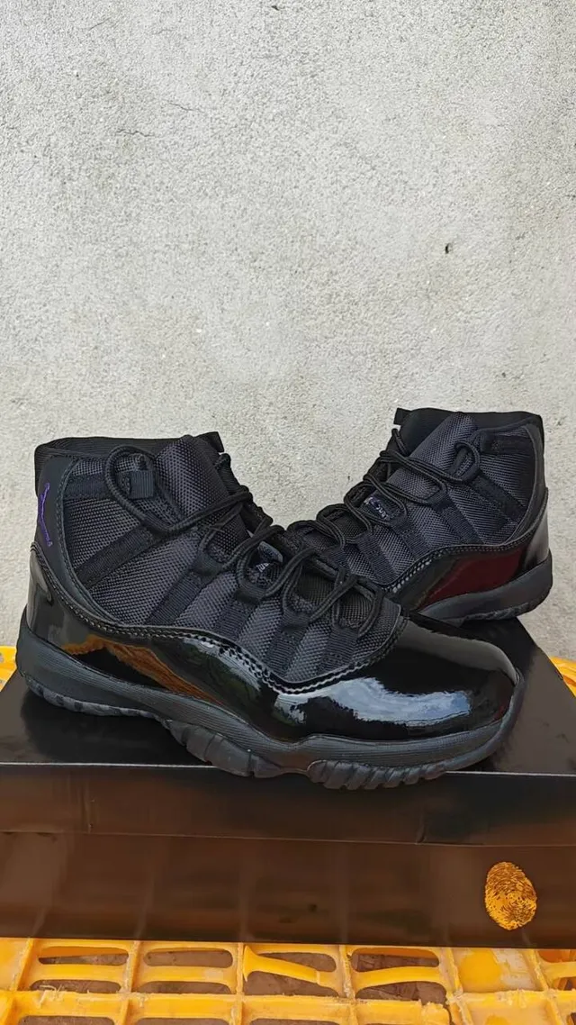 Air Jordan 11 Black Purple Basketball Shoes 4