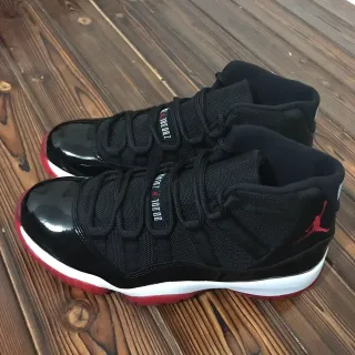 Air Jordan 11 黑红 亮面皮革 篮球鞋