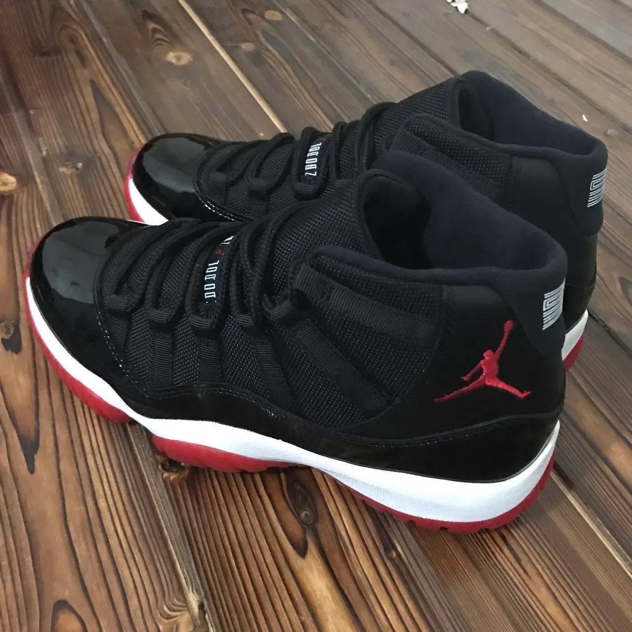 Air Jordan 11 Noir et Rouge Cuir Patenté Chaussures de Basket 6