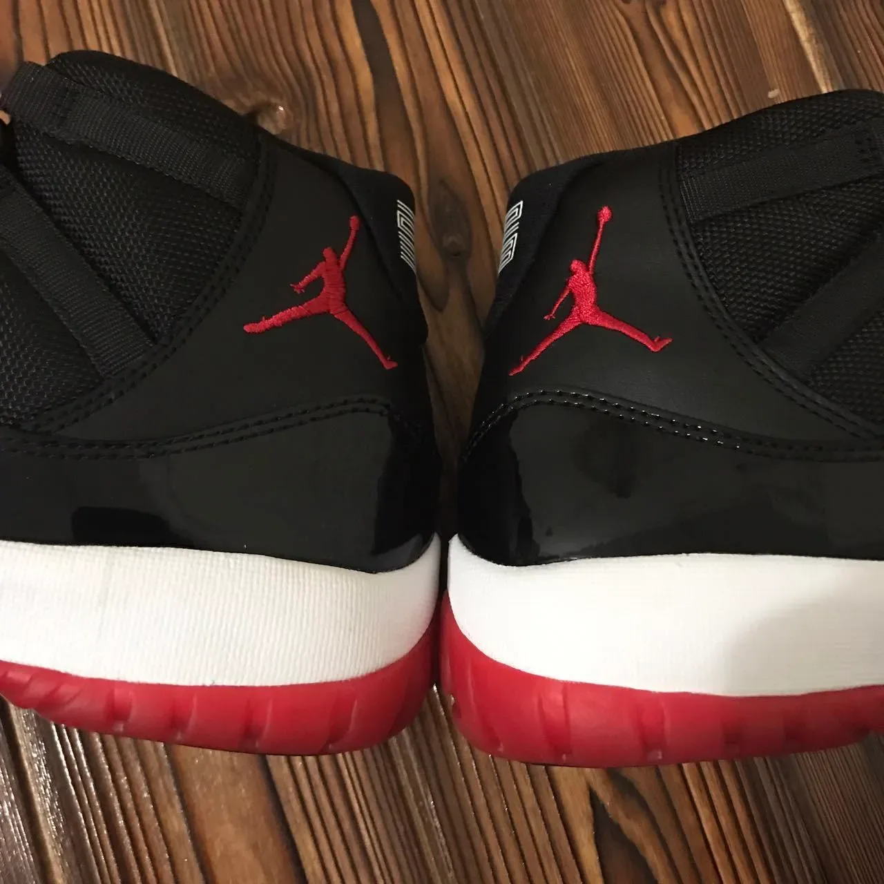 Air Jordan 11 Noir et Rouge Cuir Patenté Chaussures de Basket 8