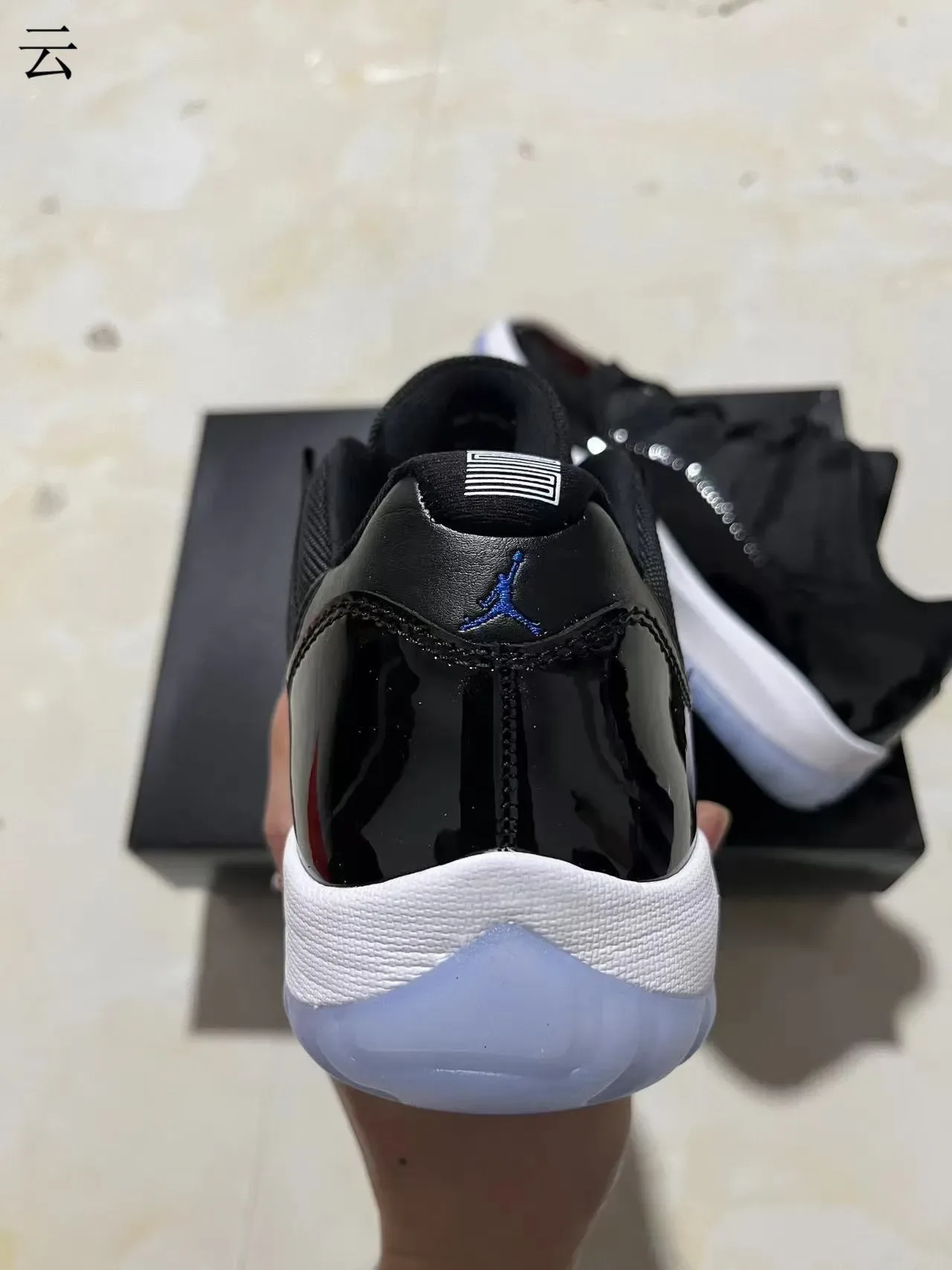 Air Jordan 11 Noir Blanc Icy Blue Chaussures de Basketball 5
