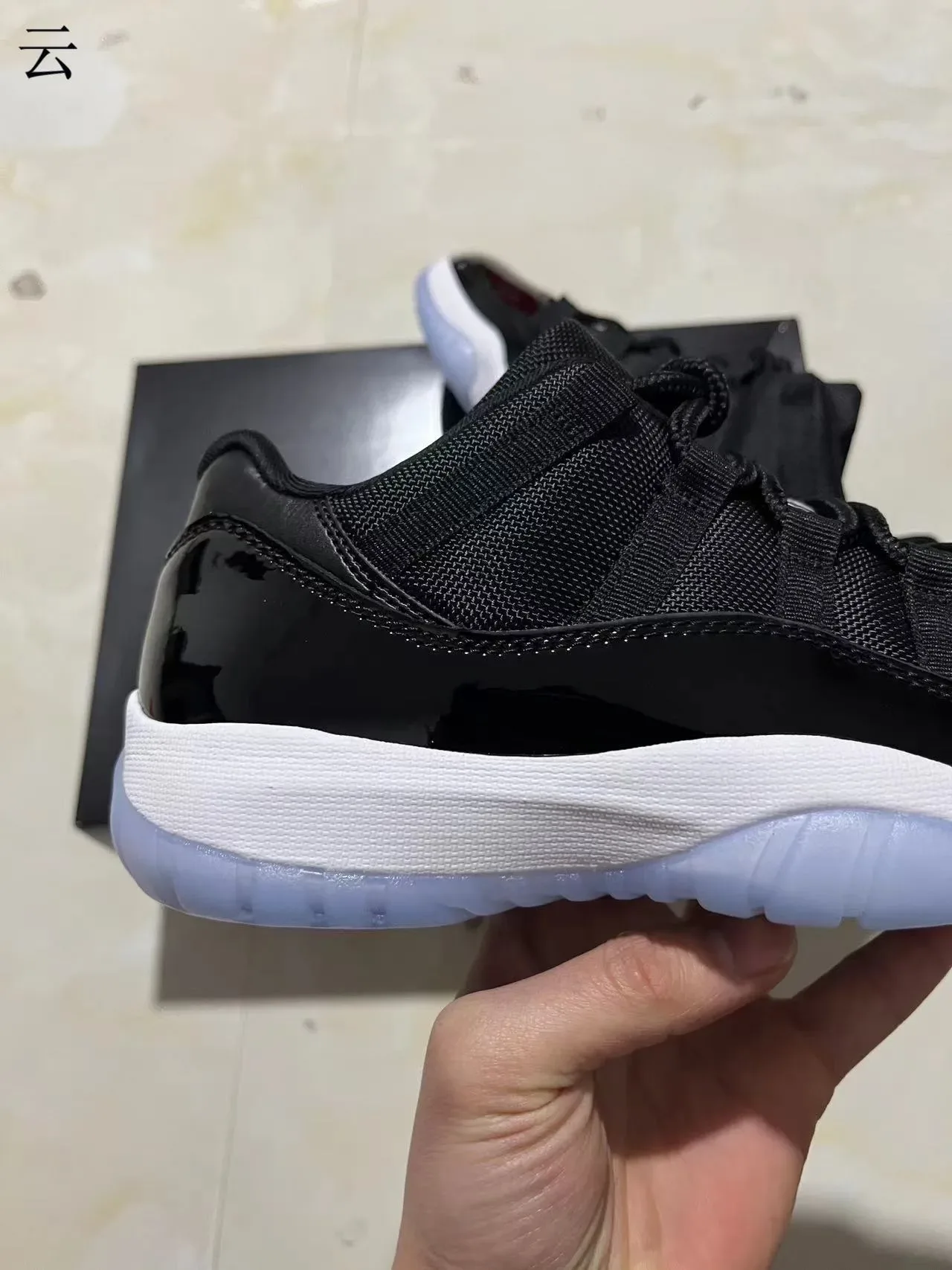 Air Jordan 11 Noir Blanc Icy Blue Chaussures de Basketball 6