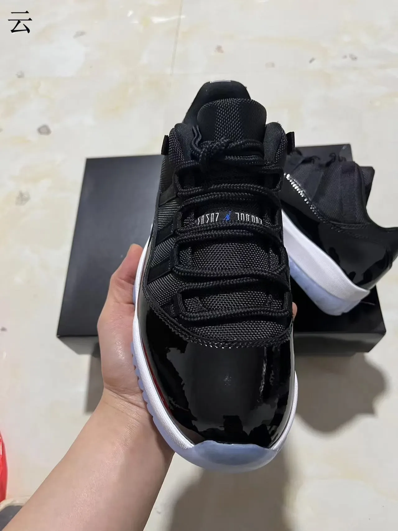 Air Jordan 11 Noir Blanc Icy Blue Chaussures de Basketball 11