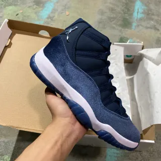 Air Jordan 11 Navy Velvet White Basketball Shoes