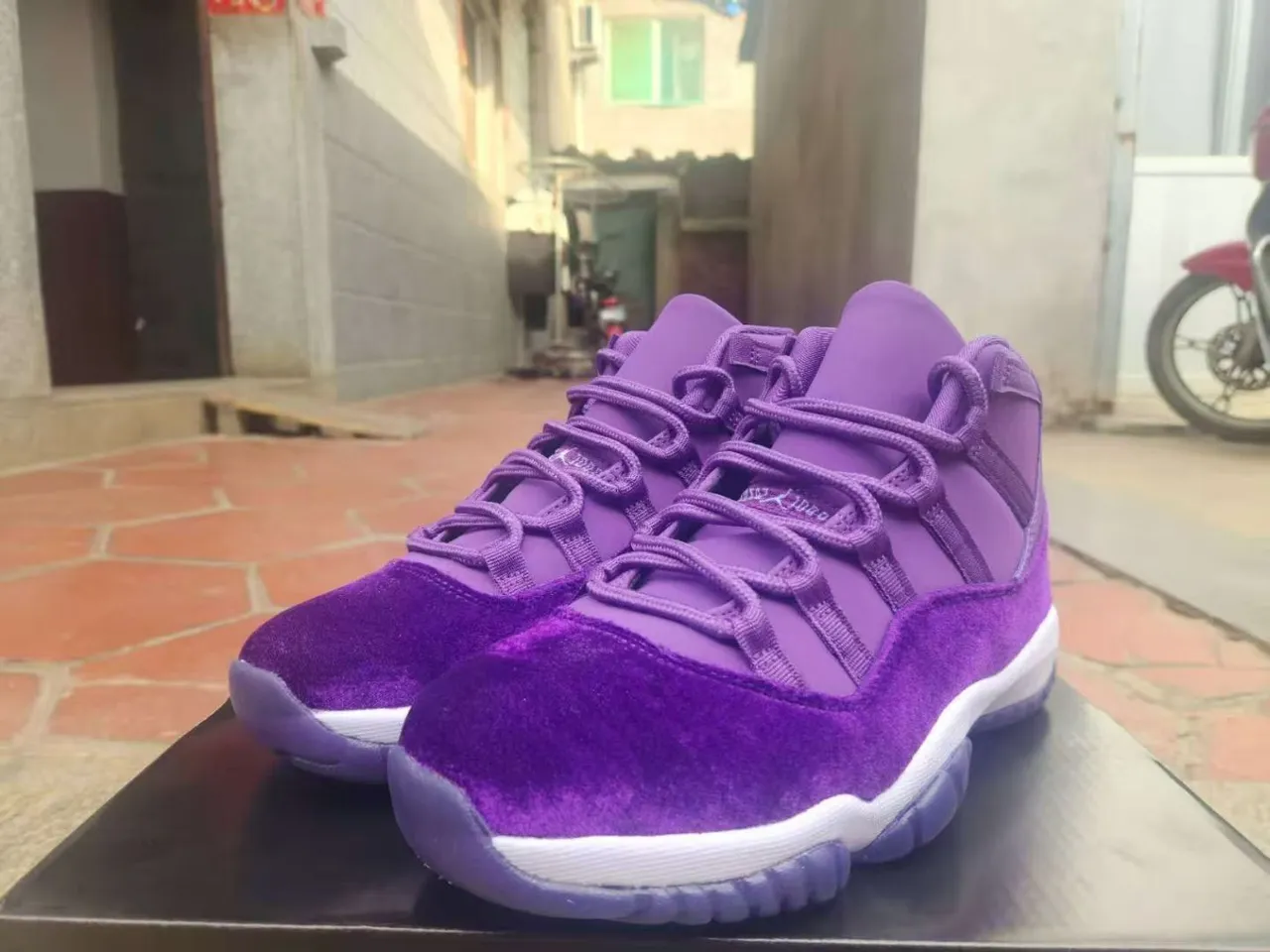Air Jordan 11 Purple Velvet High-Top Basketball Shoes 4