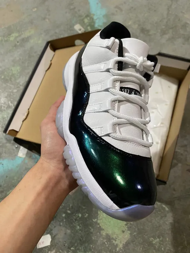 Air Jordan 11 White Black Iridescent Basketball Shoes 2