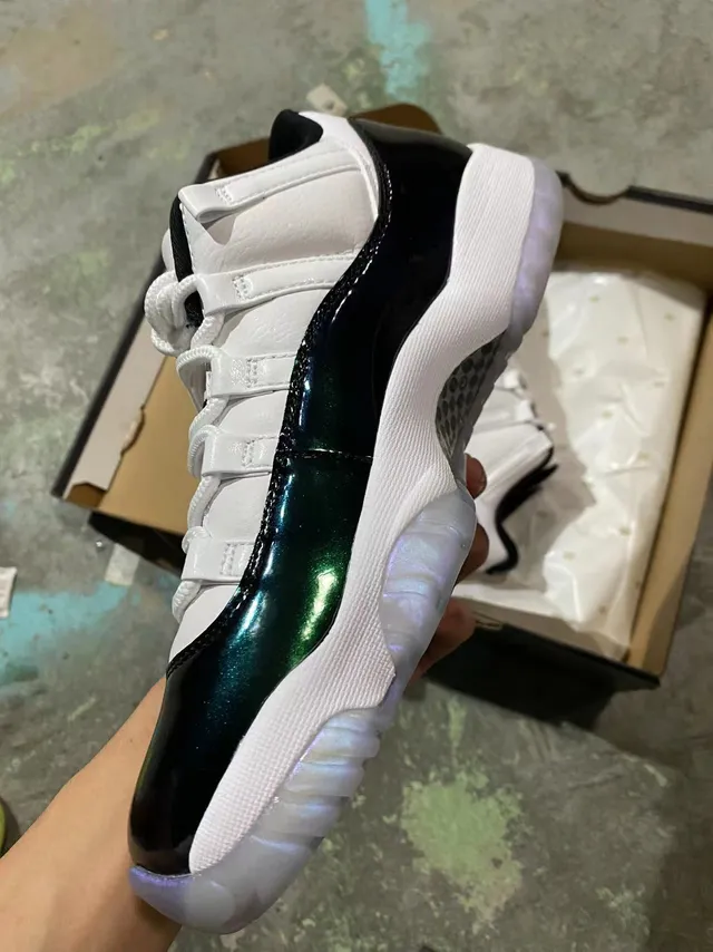 Air Jordan 11 White Black Iridescent Basketball Shoes 4