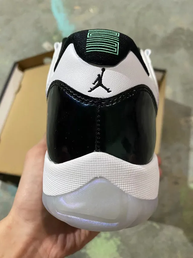 Air Jordan 11 White Black Iridescent Basketball Shoes 7
