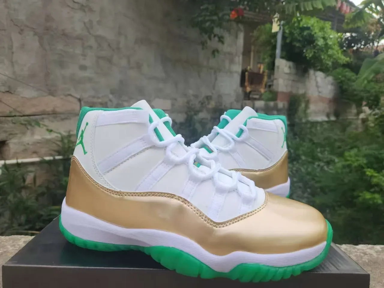 Air Jordan 11 Zapatillas de Baloncesto Blanco Dorado Verde 2
