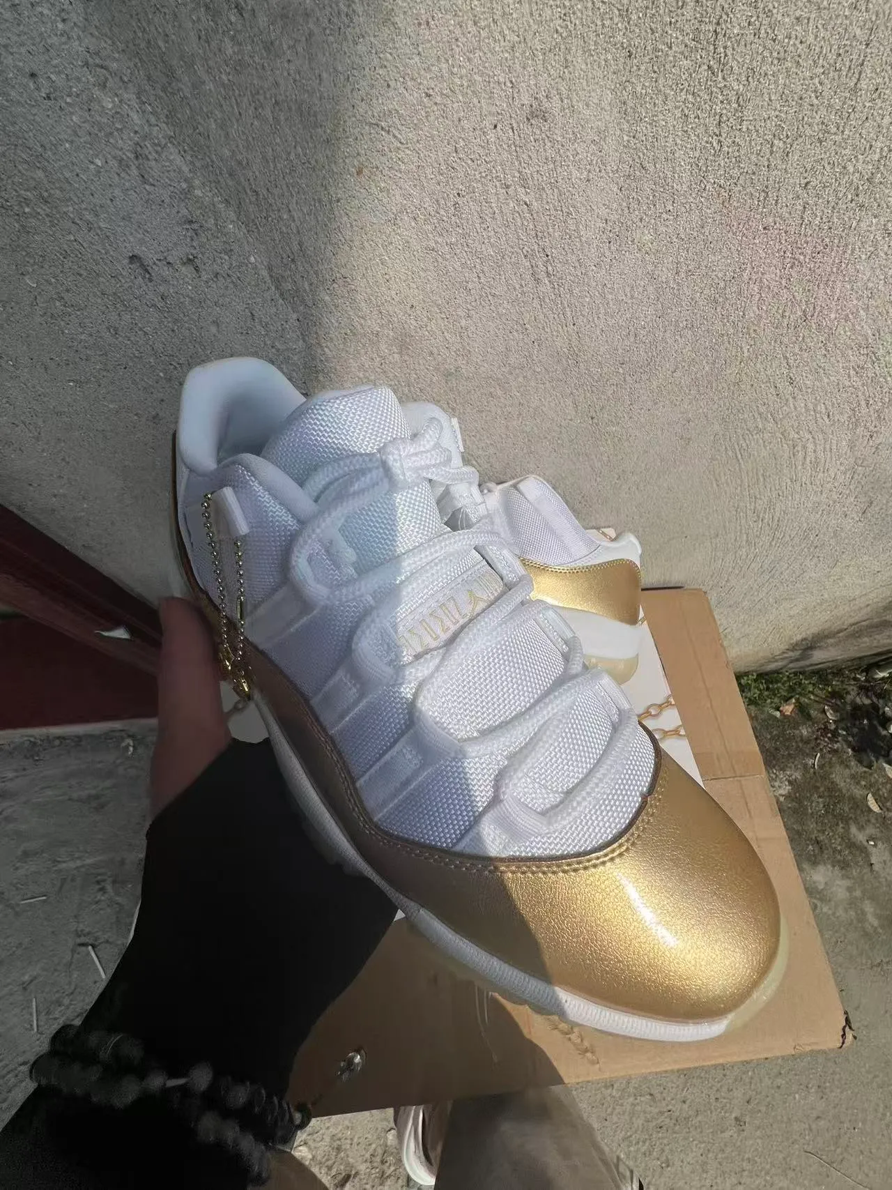 Air Jordan 11 White Gold Patent Leather Basketball Shoes 2