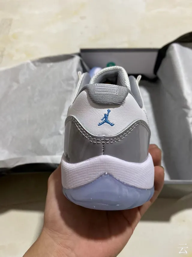 Air Jordan 11 Tênis de Basquete Branco Cinza Sola Translucida 6