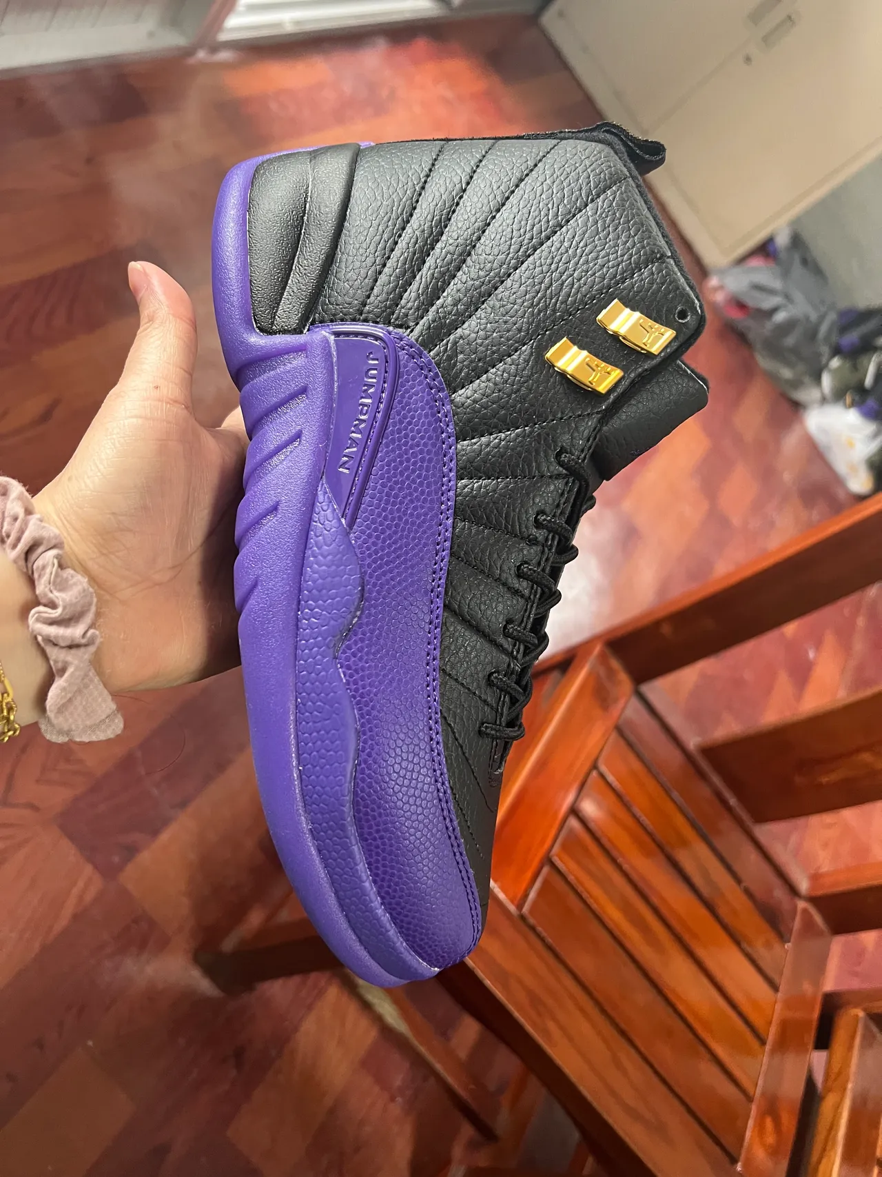 Air Jordan 12 Preto Roxo Dourado Tênis de Basquete 2