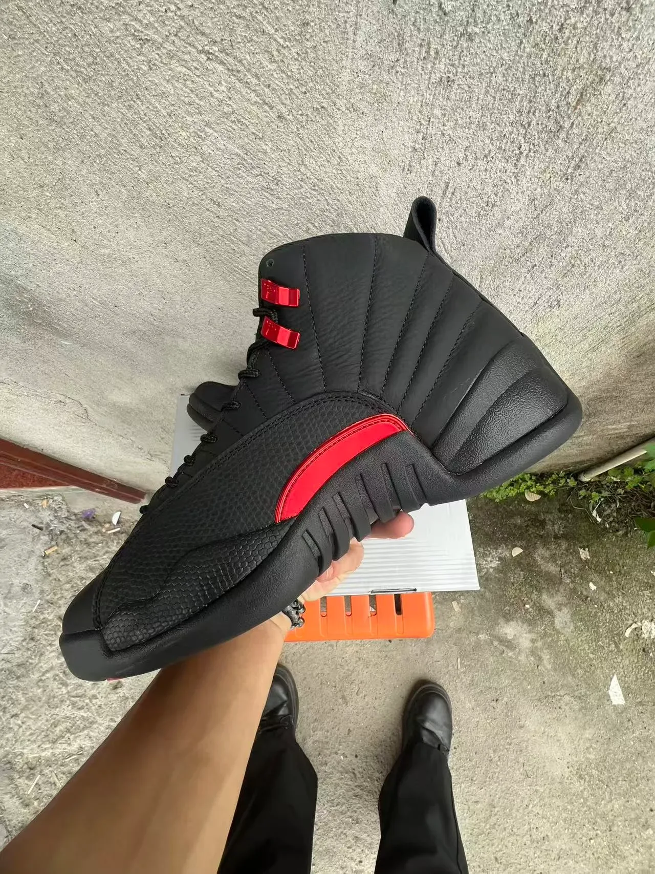 Air Jordan 12 Chaussures de basket Noir et Rouge 5