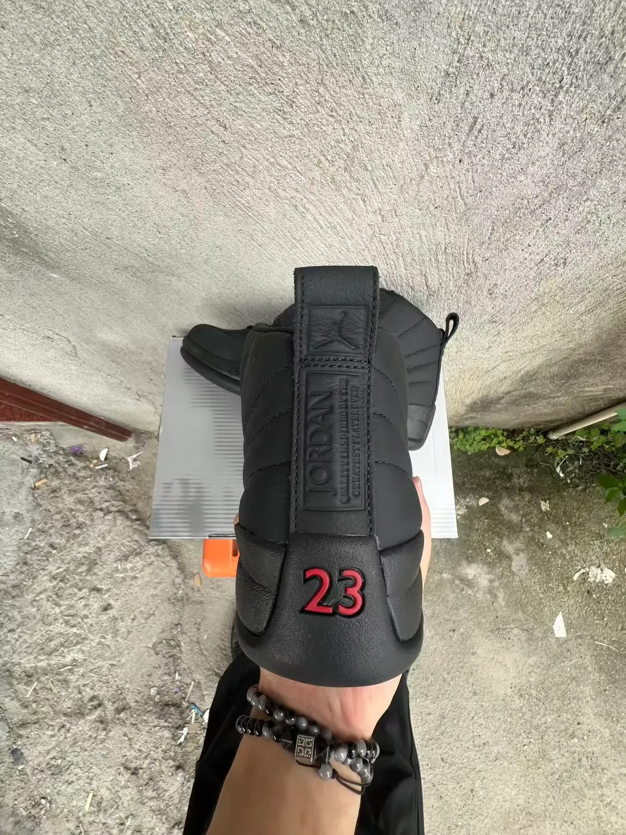 Air Jordan 12 Chaussures de basket Noir et Rouge 8