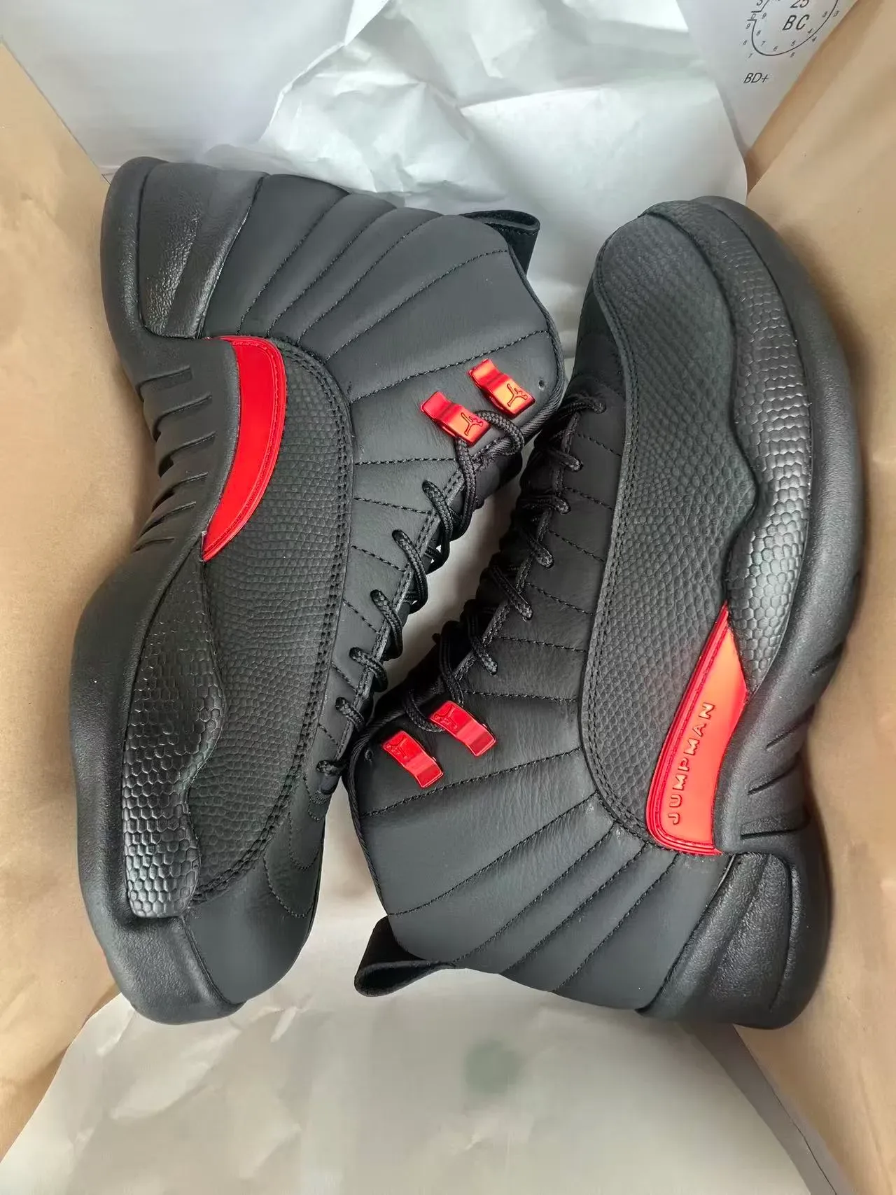Air Jordan 12 Chaussures de basket Noir et Rouge 9