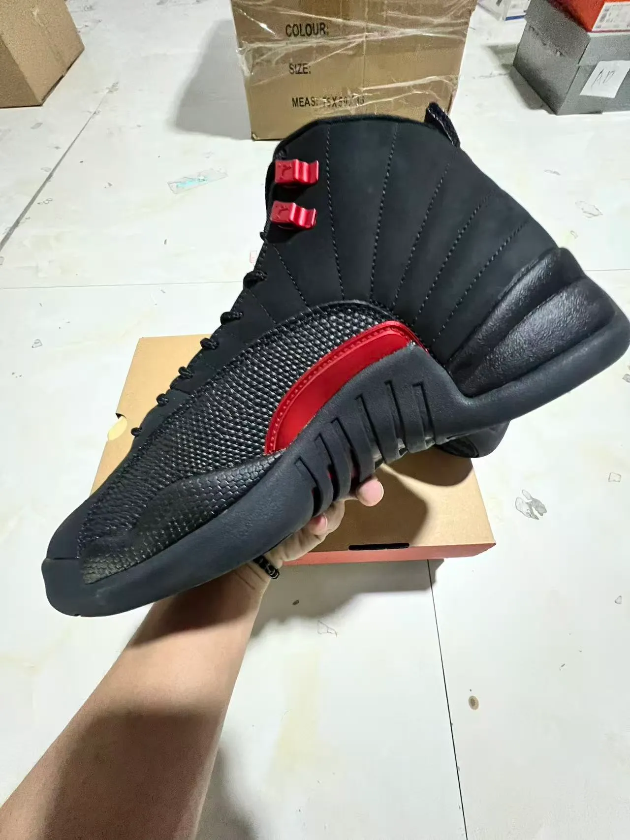 Tênis de basquete Air Jordan 12 preto e vermelho JUMPMAN 4