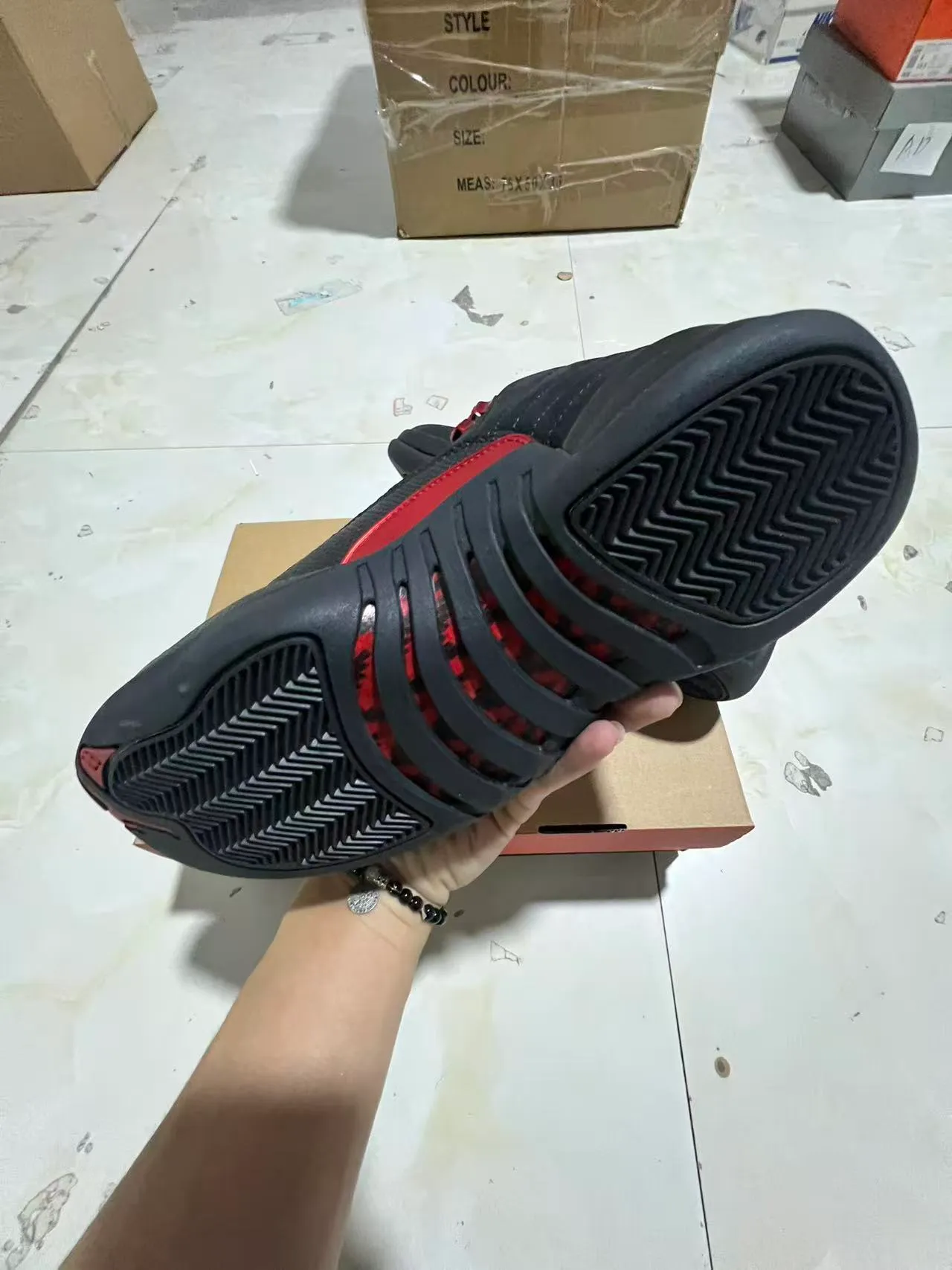 Tênis de basquete Air Jordan 12 preto e vermelho JUMPMAN 5