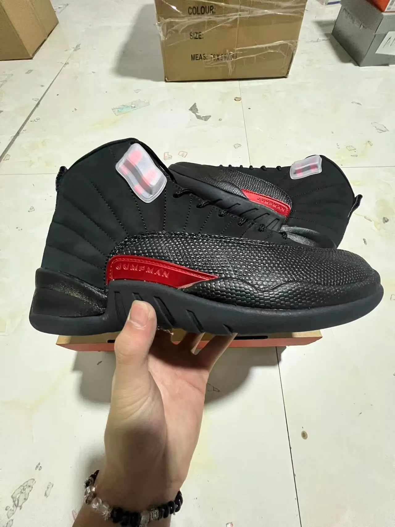 Tênis de basquete Air Jordan 12 preto e vermelho JUMPMAN 6