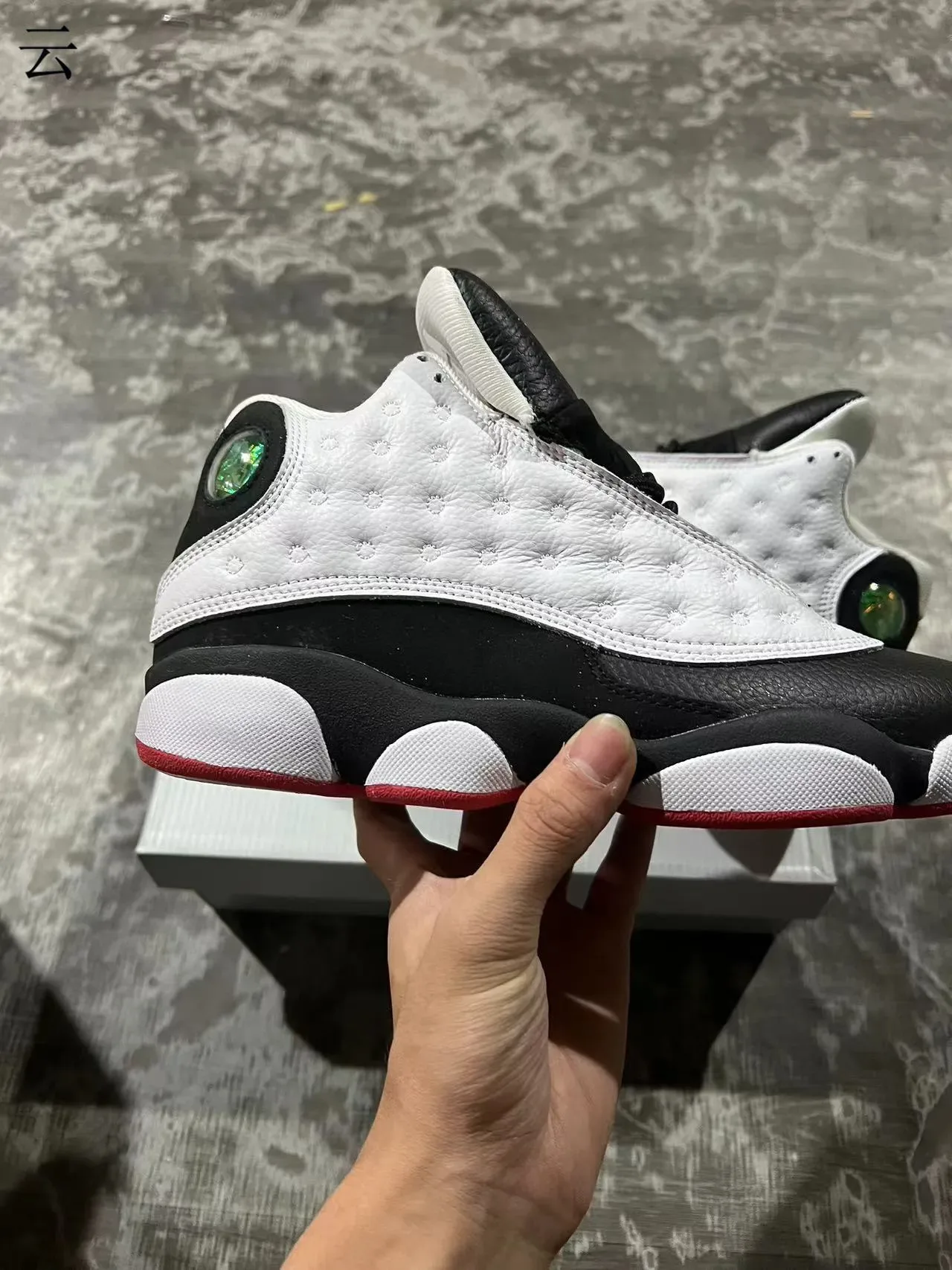 Air Jordan 13 Tênis de Basquete Branco Preto Verde Joya 7