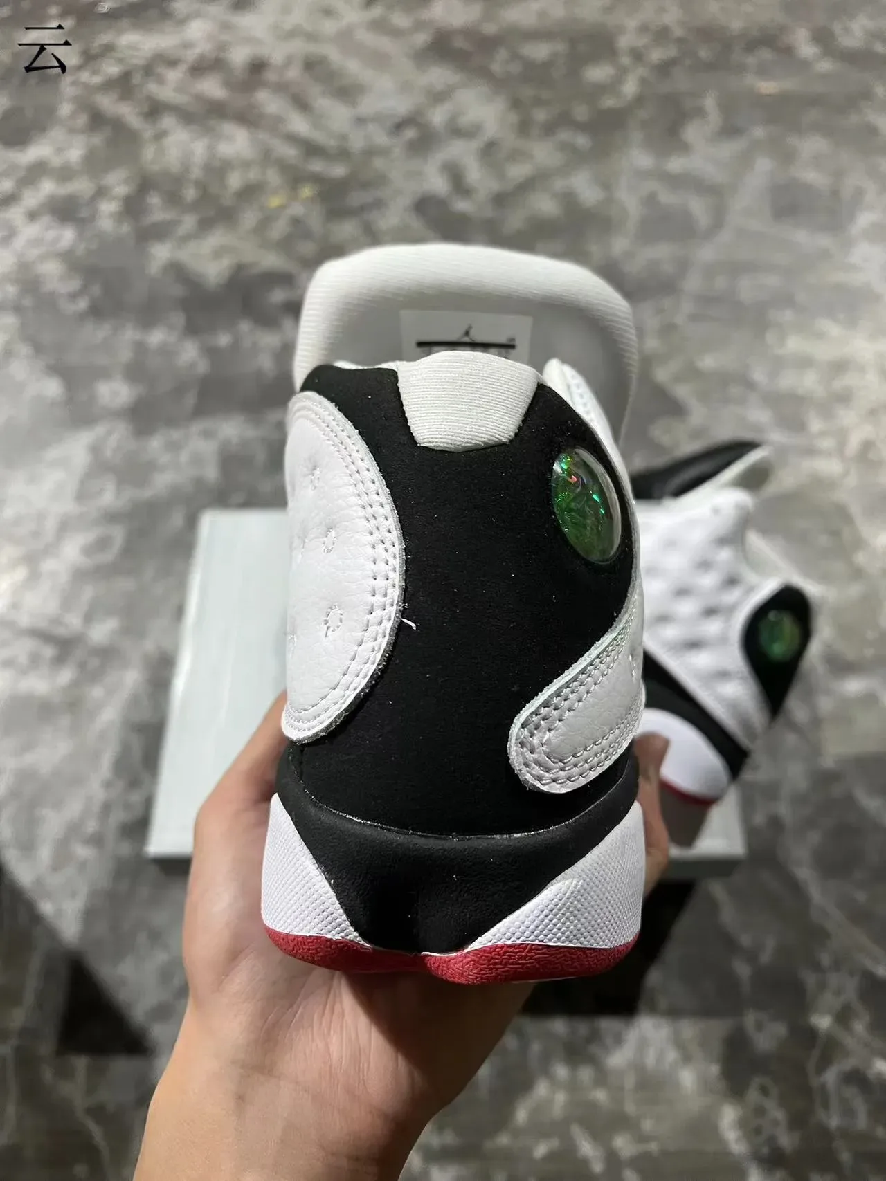 Air Jordan 13 Tênis de Basquete Branco Preto Verde Joya 8