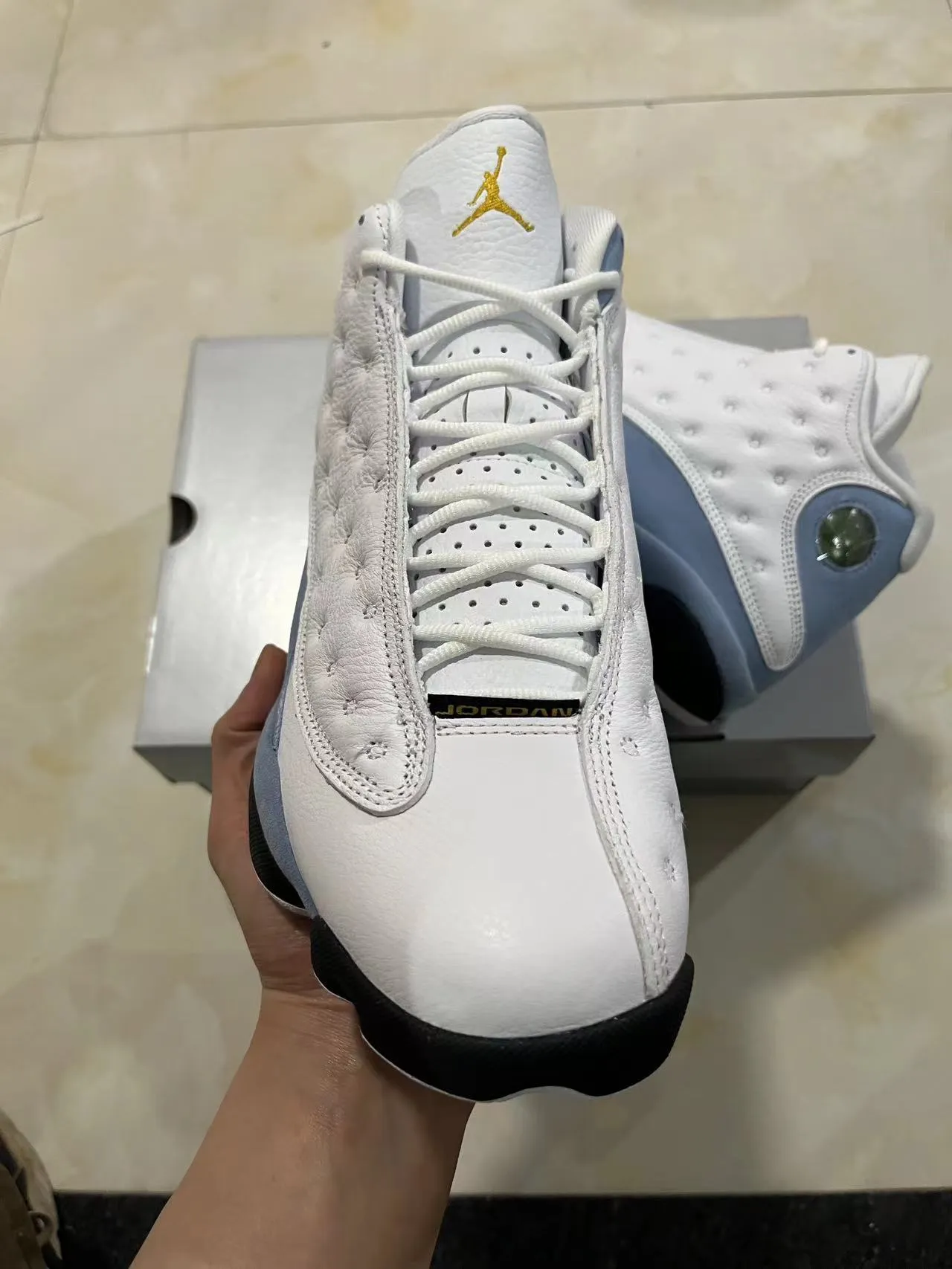 Tênis de basquete Air Jordan 13 branco azul claro preto 3