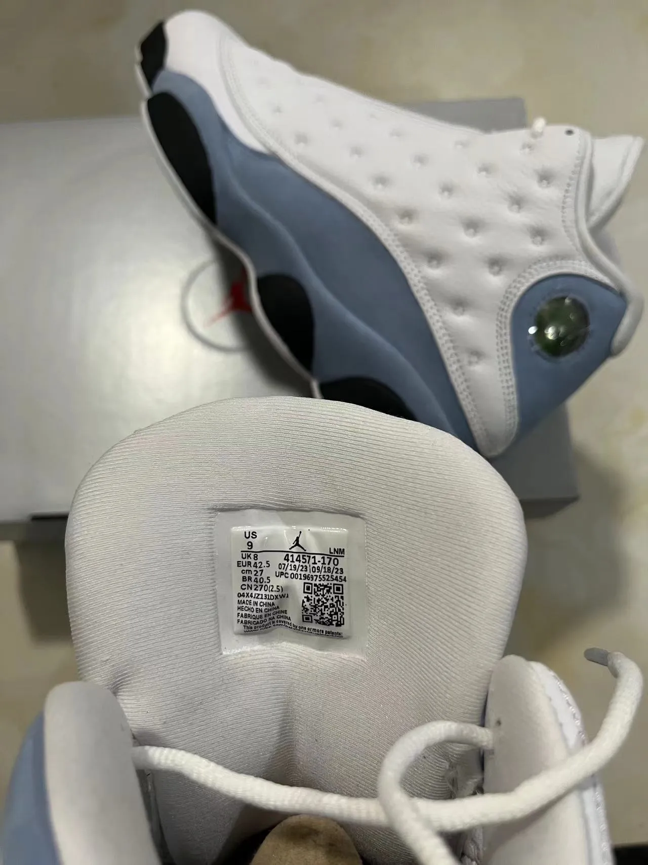 Tênis de basquete Air Jordan 13 branco azul claro preto 10