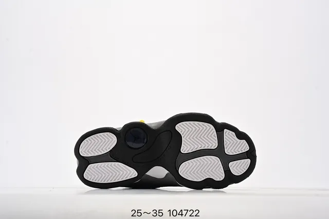 Tênis de basquete infantil Air Jordan 13 branco e verde-limão neon 8