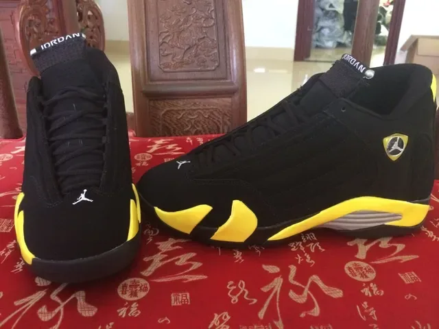 Air Jordan 14 Chaussures de Basketball Noir et Jaune 5