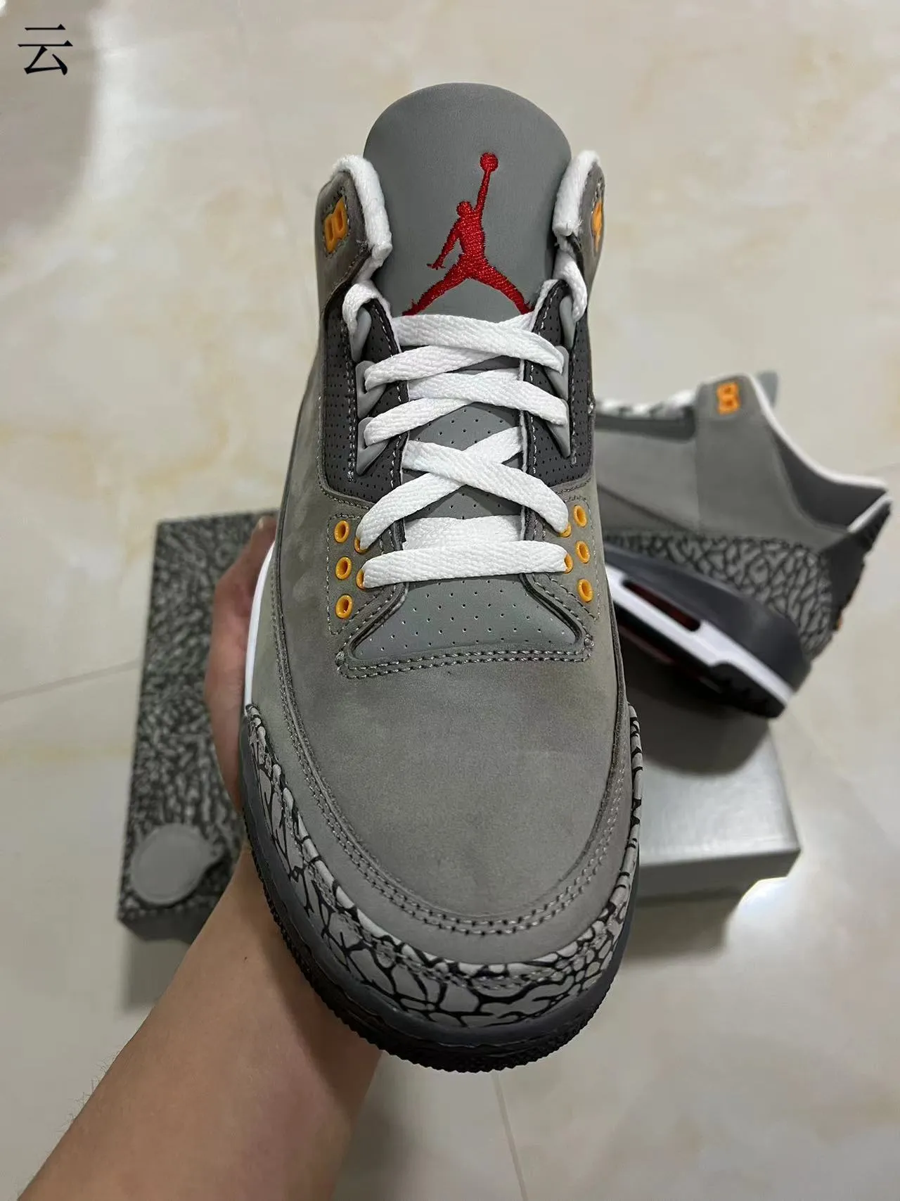 Tênis de basquete Air Jordan 3 cinza elefante laranja 3
