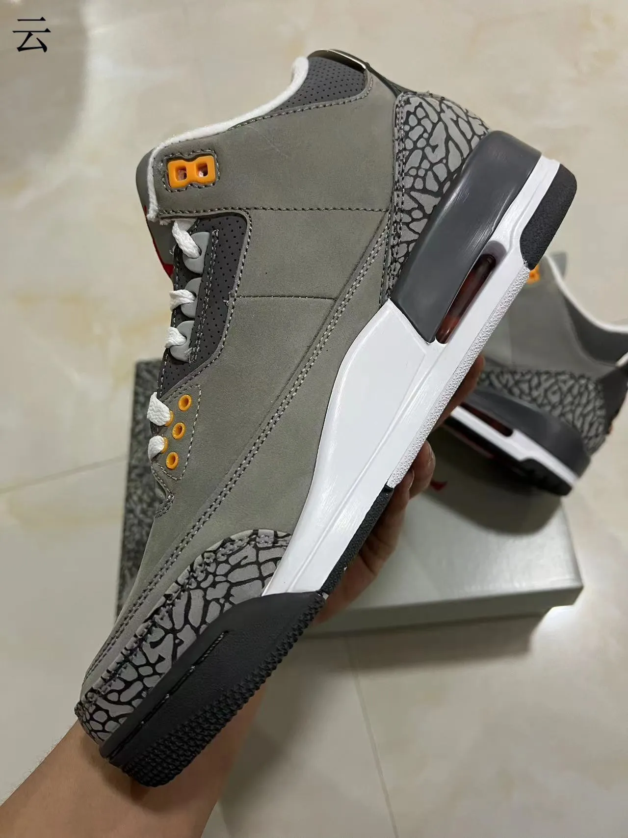 Tênis de basquete Air Jordan 3 cinza elefante laranja 5