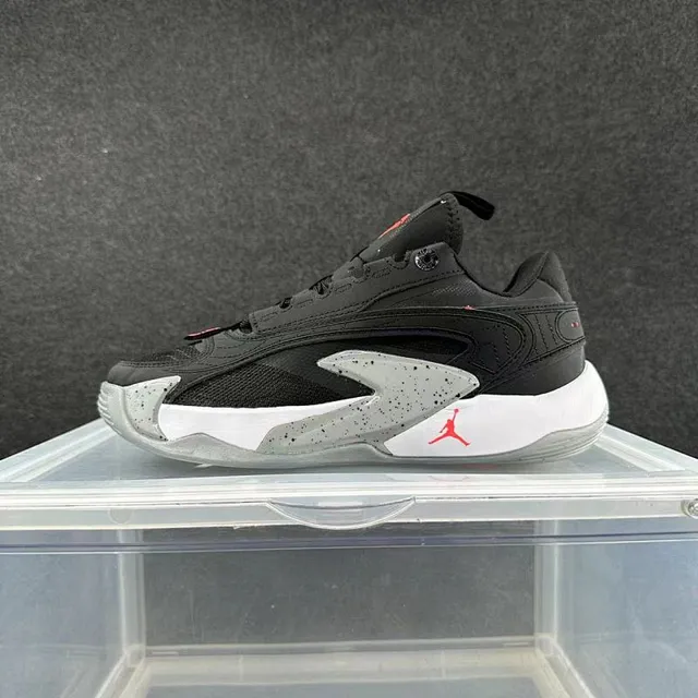 Chaussures de basketball Air Jordan 36 noir et gris moucheté 2