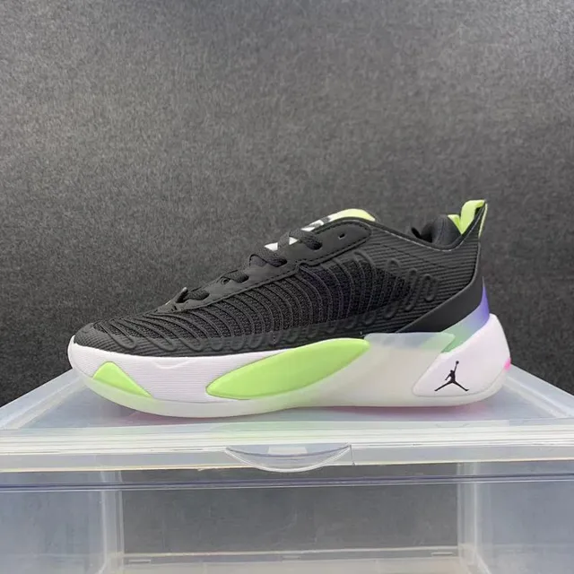 Chaussures de basketball Air Jordan 37 Low noir blanc vert néon 2