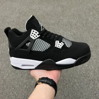Air Jordan 4 黑白篮球鞋