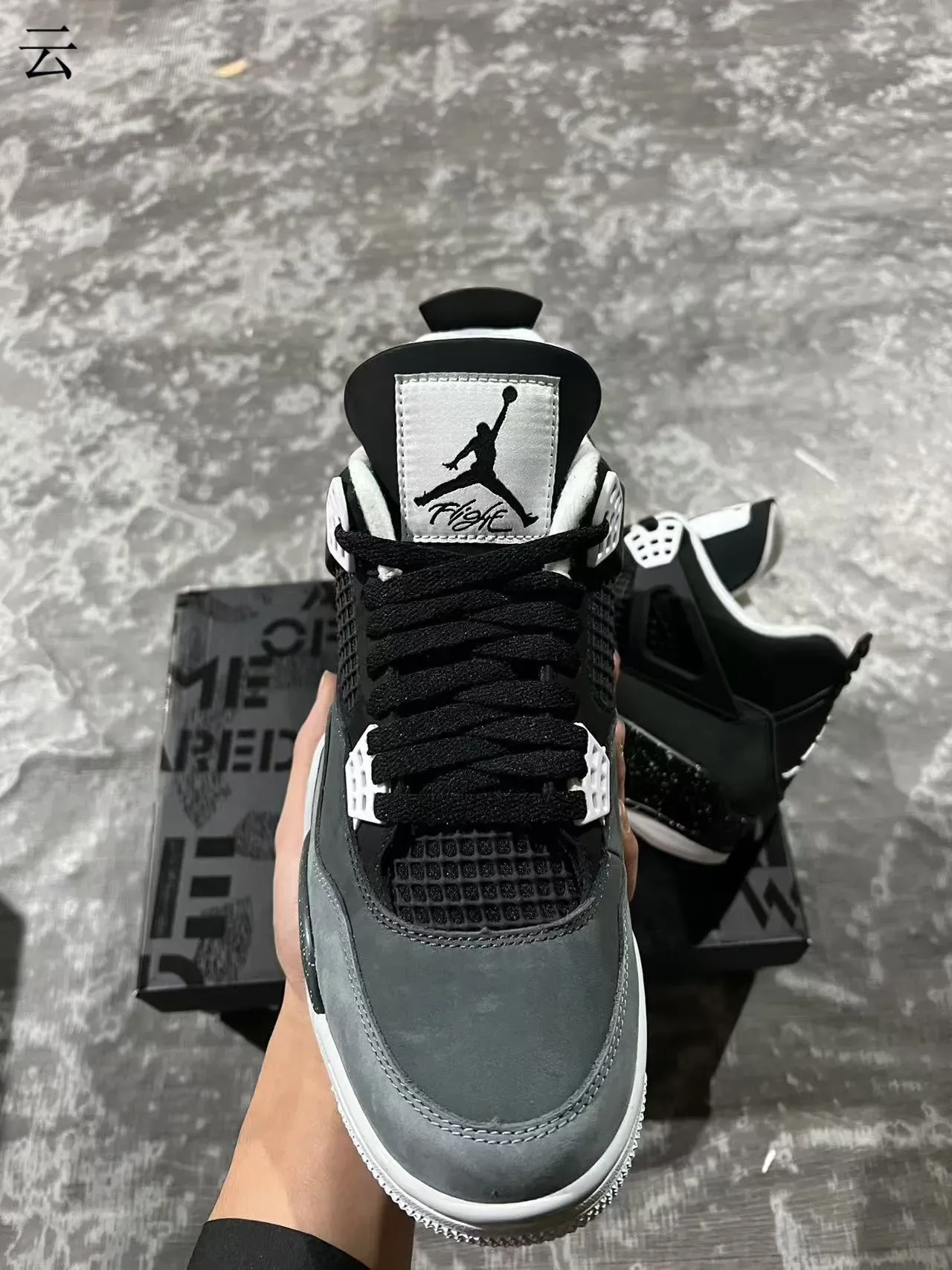 Air Jordan 4 Cinza Escuro Preto Branco Salpicado Tênis de Basquete 3