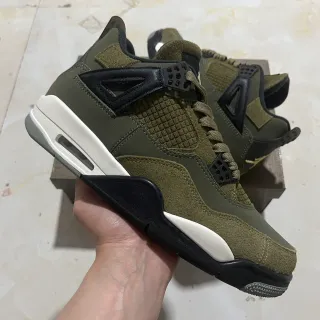 Air Jordan 4 橄榄绿黑白篮球鞋