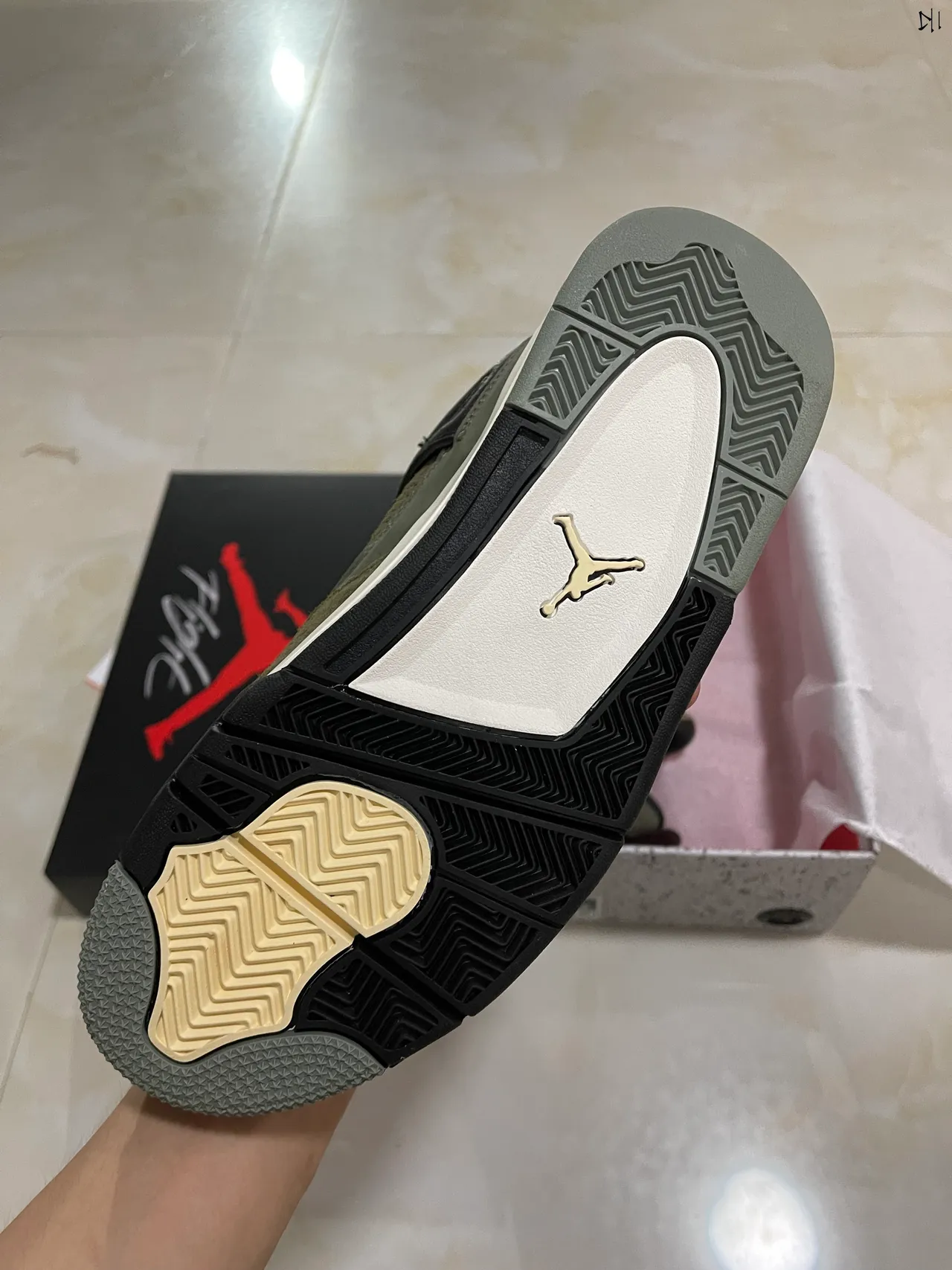 Air Jordan 4 Olive Green Suede and Mesh Basketball Shoes 6