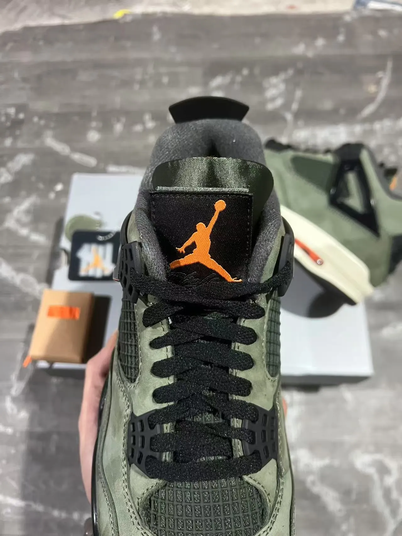 Air Jordan 4 Tênis de Basquete Verde Oliva Camurça Preto Cage 3